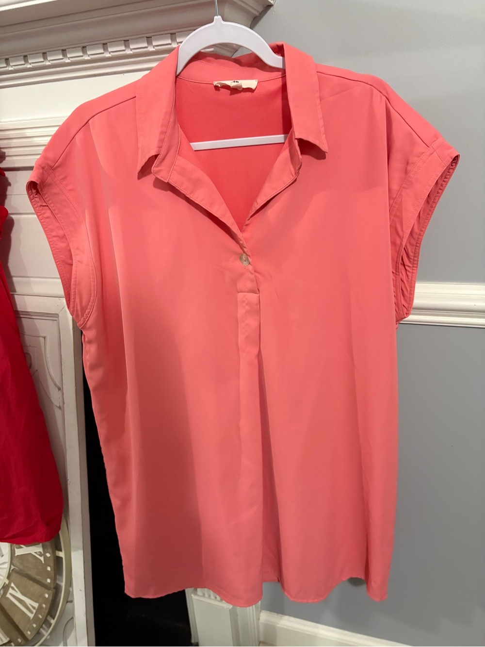entro Coral Short-Sleeve Collared dress size small